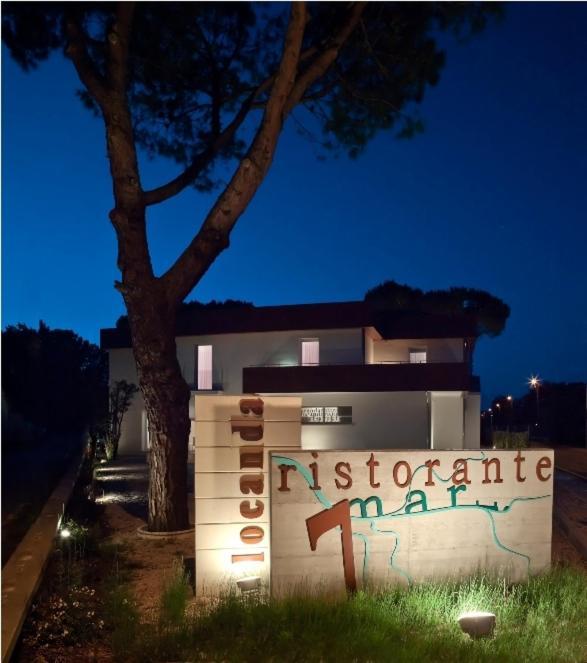 Locanda Ristorante 7 Mari ポルト・ヴィーロ エクステリア 写真