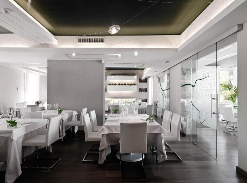 Locanda Ristorante 7 Mari ポルト・ヴィーロ エクステリア 写真